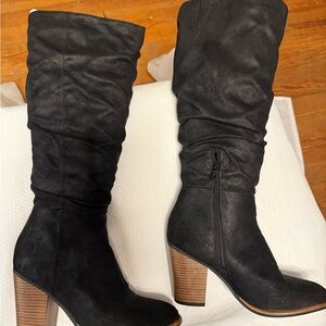 White Mountain Black Heeled Boots